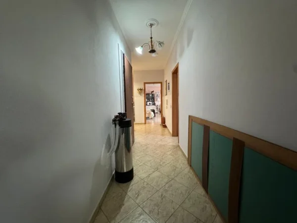 Tirane, shitet apartament 3+1+Ballkon Kati 3, 132 m² 225.000 € (Ali Demi)
