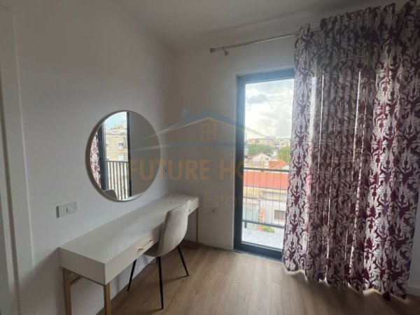 Tirane, jepet me qera apartament 2+1+Ballkon Kati 3, 117 m² 800 € (Don Bosko)