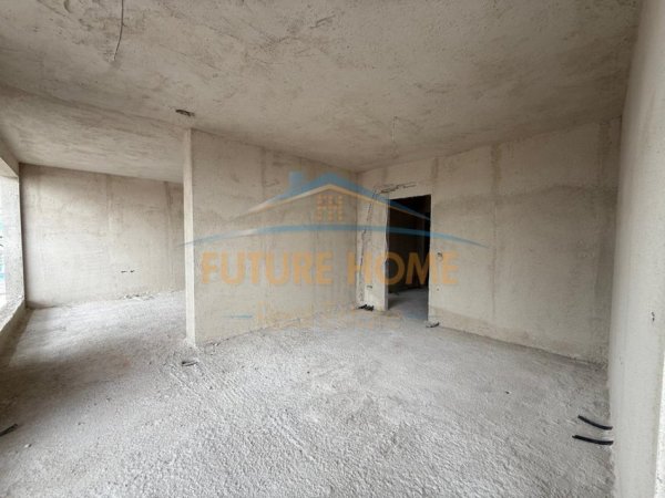 Tirane, shitet apartament 2+1+Ballkon Kati 11, 122 m² 310.000 € (Komuna e Parisit)