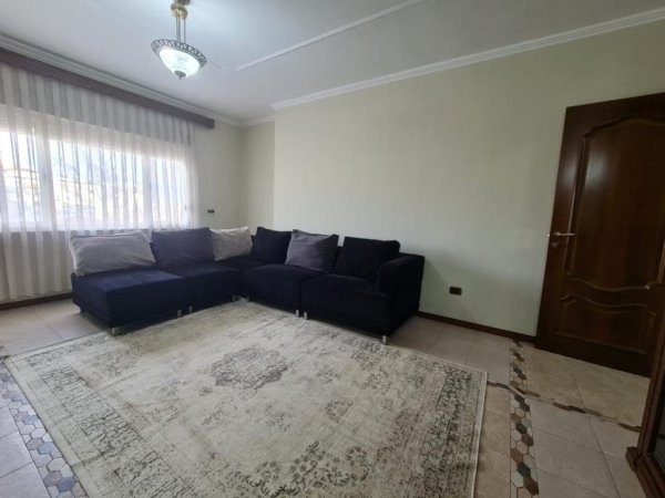 Tirane, shes apartament 3+1 Kati 3, 138 m² 304.000 € (reshit petrela)