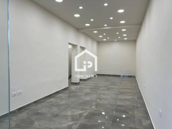Tirane, shitet dyqan Kati 0, 66 m² 475.000 € 