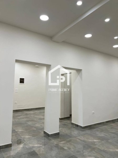 Tirane, shitet dyqan Kati 0, 66 m² 475.000 € 