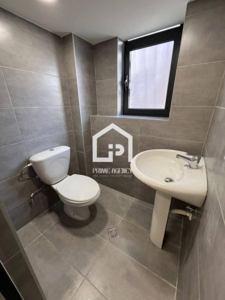 Tirane, shitet dyqan Kati 0, 66 m² 475.000 € 