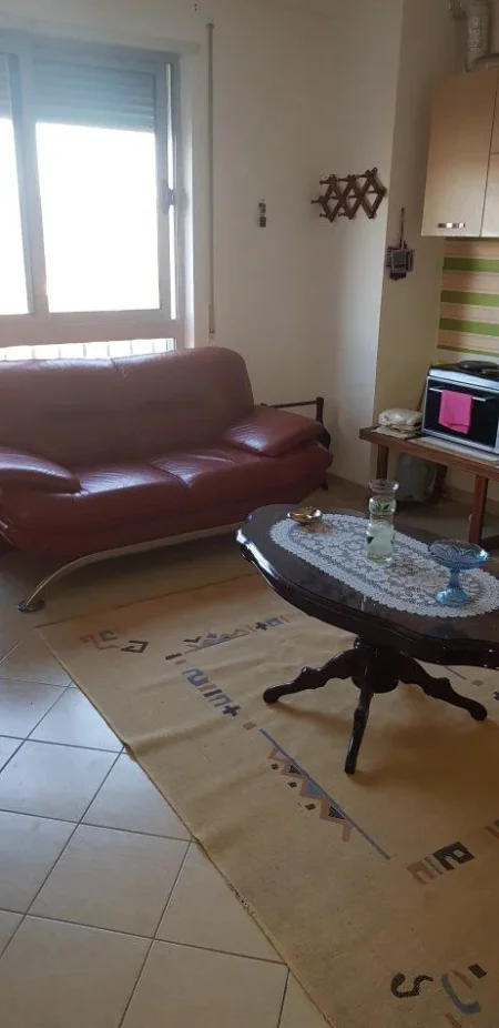 Tirane, jepet me qera apartament 1+1 Kati 6, 55 m² 359 € (RRUGA E KAVAJES)