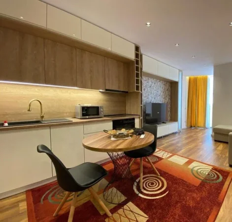 Tirane, jepet me qera apartament 2+1+Ballkon Kati 7, 90 m² 900 € (MINE PEZA)