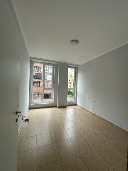 Tirane, jepet me qera zyre Kati 2, 125 m² 1.000 € (BULEVARDI I RI)