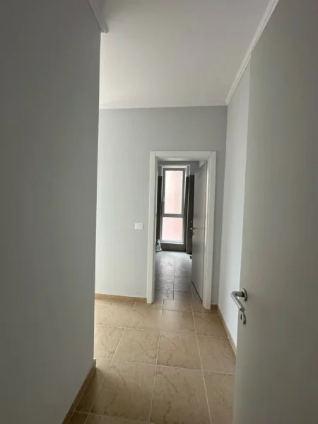 Tirane, jepet me qera zyre Kati 2, 125 m² 1.000 € (BULEVARDI I RI)