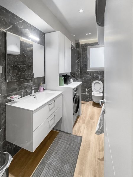 Tirane, jepet me qera apartament 1+1+Ballkon Kati 2, 71 m² 1.100 € (BLLOK)