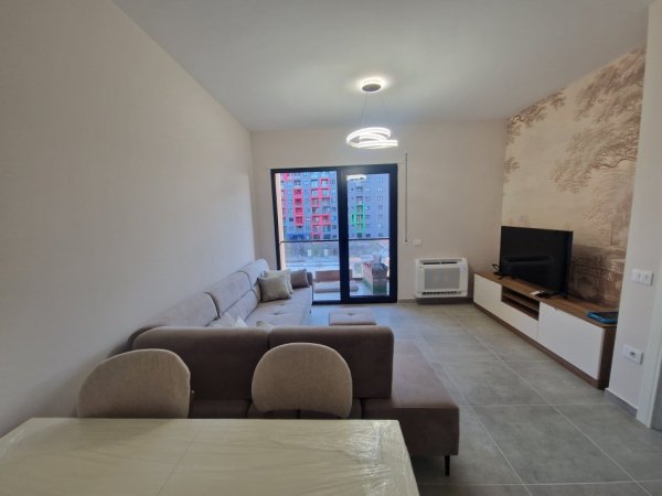 Tirane, jepet me qera apartament 2+1+Ballkon Kati 4, 100 m² 700 € (niko konomi)