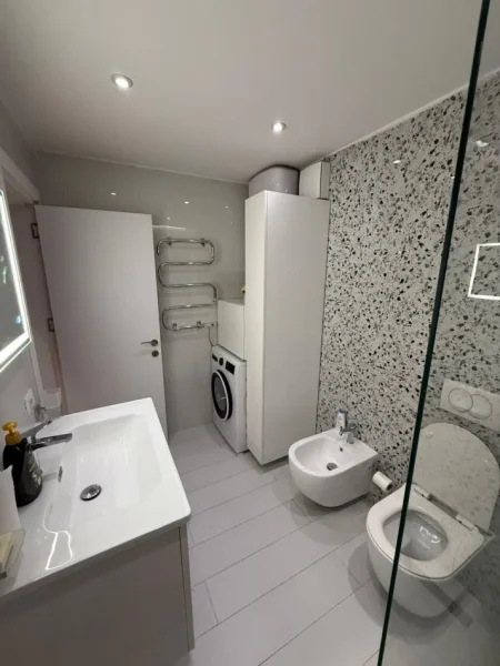 Apartament Luksoz me qera prane 21 Dhjetorit (1000 Euro)