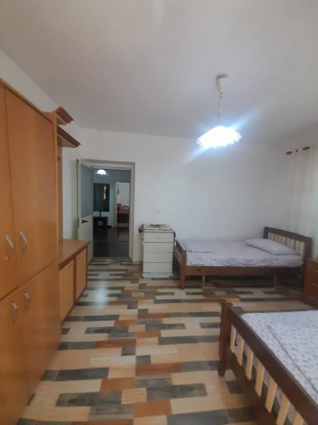 Tirane, jepet me qera apartament 2+1+Ballkon Kati 1, 78 m² 500 € (Rruga Dibres, Prane Shkolles Bashkuar)
