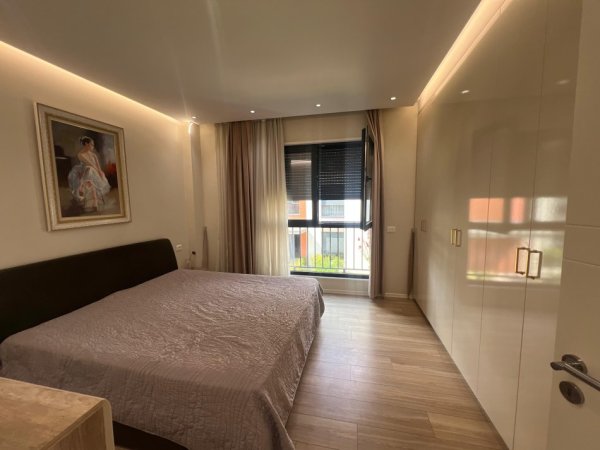 Tirane, jepet me qera apartament 2+1+Ballkon Kati 2, 65 m² 750 € (liqeni i tiranes)