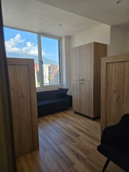 Tirane, jepet me qera apartament duplex 5+1+Aneks+Ballkon Kati 3, 150 m² 150 € (Rruga e Dibres)