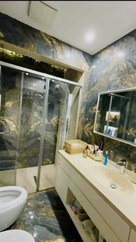 Tirane, shes apartament 2+1+Ballkon Kati 4, 82 m² 214.000 € (Kopshti Botanik te Pizzeri Pavaroti)