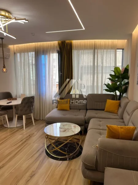 Tirane, jepet me qera apartament 1+1 Kati 5, 75 m² 650 € (Selvia)