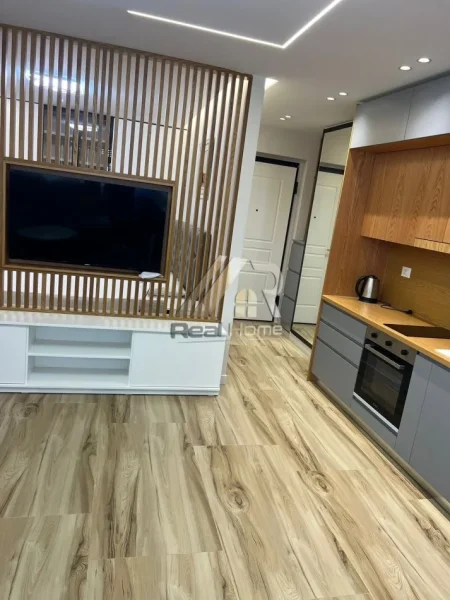 Tirane, jepet me qera apartament 1+1 Kati 5, 75 m² 650 € (Selvia)