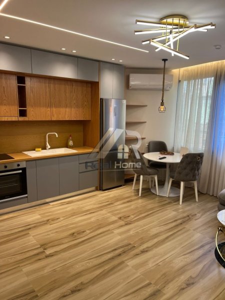 Tirane, jepet me qera apartament 1+1 Kati 5, 75 m² 650 € (Selvia)
