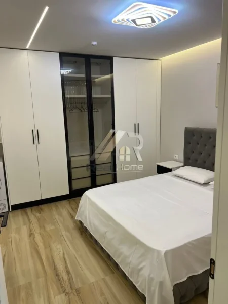 Tirane, jepet me qera apartament 1+1 Kati 5, 75 m² 650 € (Selvia)