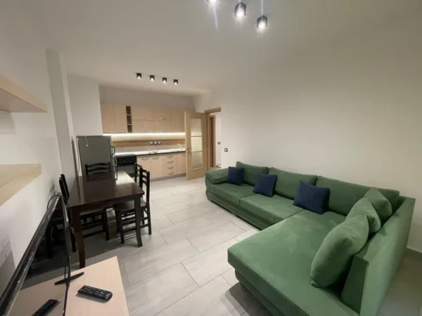 Tirane, jepet me qera apartament 1+1 Kati 3, 88 m² 500 € (Rrethi Astir ,Harli Kafe)