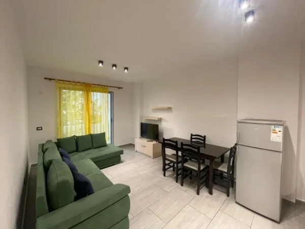 Tirane, jepet me qera apartament 1+1 Kati 3, 88 m² 500 € (Rrethi Astir ,Harli Kafe)