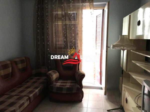 Tirane, jepet me qera apartament 2+1 Kati 5, 75 m² 500 € (ne Bllok, prane Sheshit Wilson)