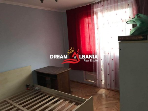 Tirane, jepet me qera apartament 2+1 Kati 5, 75 m² 500 € (ne Bllok, prane Sheshit Wilson)