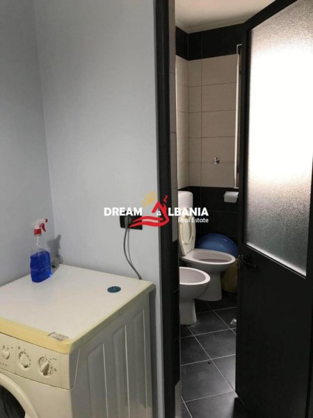 Tirane, jepet me qera apartament 2+1 Kati 5, 75 m² 500 € (ne Bllok, prane Sheshit Wilson)