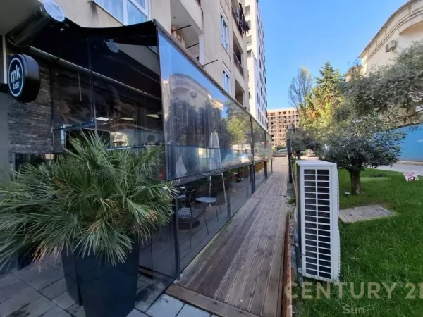 Tirane, shitet bar-kafe Kati 0, 130 m² 420.000 € (21 Dhjetori , Kompleksi Magnet)