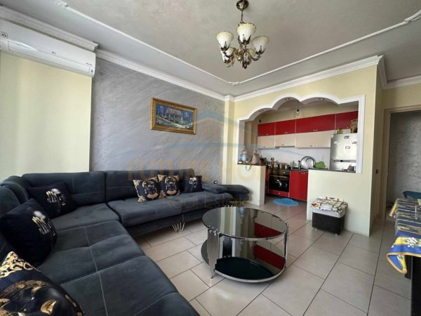 Tirane, jepet me qera apartament 2+1+Ballkon Kati 6, 96 m² 590 € 