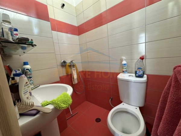 Tirane, jepet me qera apartament 2+1+Ballkon Kati 6, 96 m² 590 € 
