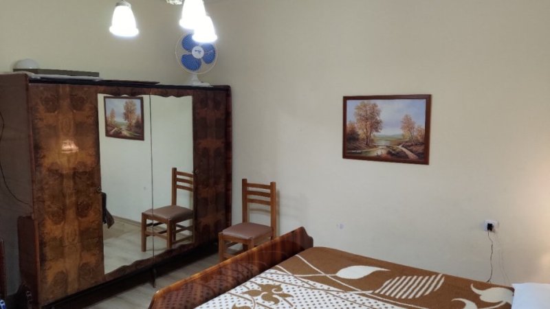 Shqiperi, jepet me qera shtepi 2+1+Ballkon , 95 m² 600 €