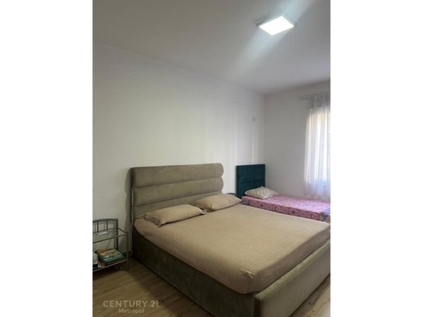 Tirane, jepet me qera apartament 1+1 Kati 1, 70 m² 550 € (5 Maji)