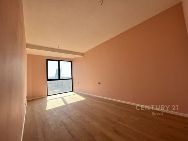 Tirane, jepet me qera zyre Kati 8, 144 m² 1.000 € (Rrugen Mine Peza)