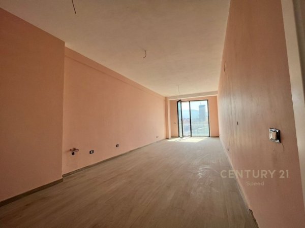 Tirane, jepet me qera zyre Kati 8, 144 m² 1.000 € (Rrugen Mine Peza)
