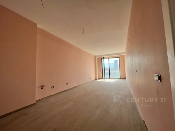 Tirane, jepet me qera zyre Kati 8, 144 m² 1.000 € (Rrugen Mine Peza)