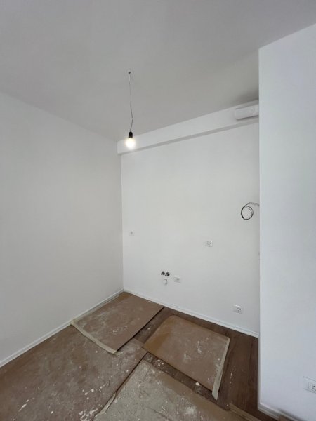 Tirane, shitet apartament 1+1+Ballkon Kati 5, 60 m² 85.000 € (Univers City QTU)