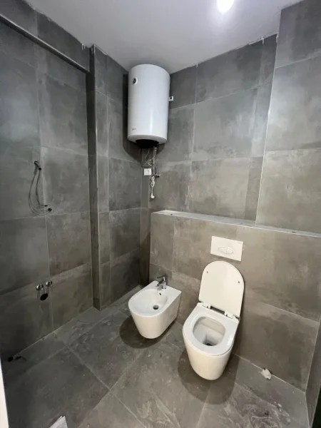 Tirane, shitet apartament 1+1+Ballkon Kati 5, 60 m² 85.000 € (Univers City QTU)