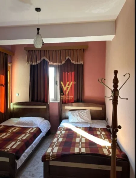 Korce, shitet hotel Kati 0, 3.100 m² 400.000 € (KORCE)