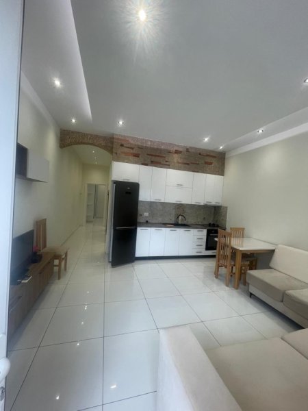 Jepet me Qera Super Apartament 2+1 tek Fundi i Jordan Misjes, Kati 3, 80 m² 450 €uro