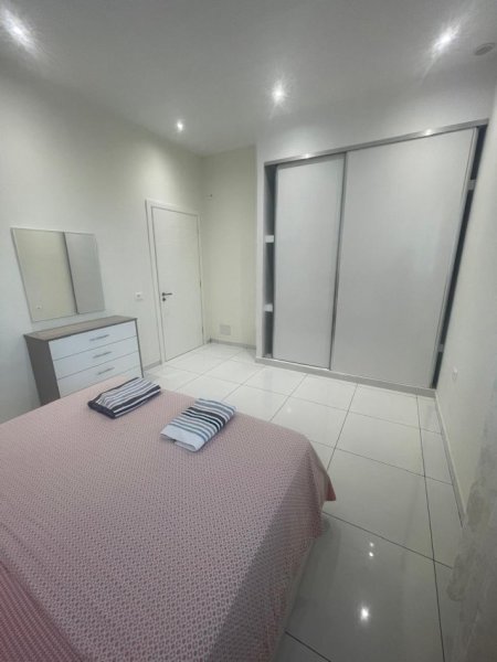 Jepet me Qera Super Apartament 2+1 tek Fundi i Jordan Misjes, Kati 3, 80 m² 450 €uro