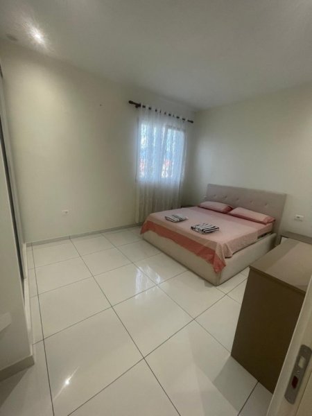 Jepet me Qera Super Apartament 2+1 tek Fundi i Jordan Misjes, Kati 3, 80 m² 450 €uro