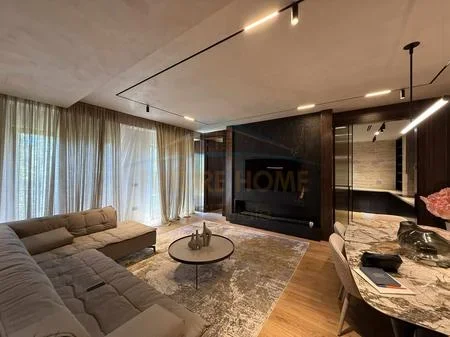 Tirane, jepet me qera apartament 3+1 Kati 2, 159 m² 2.500 € 