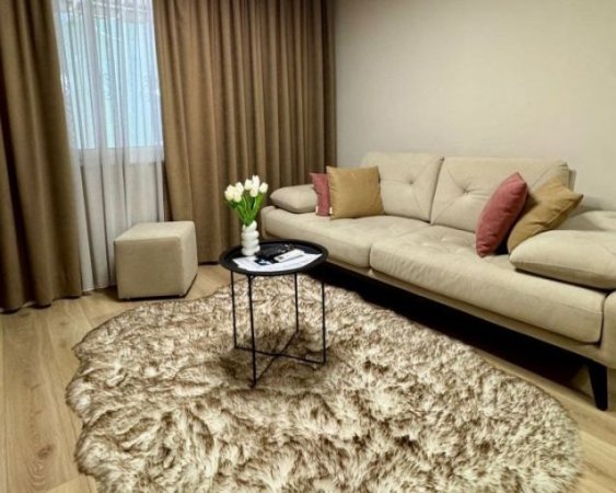 Tirane, jepet me qera apartament 1+1+Aneks+Ballkon Kati 4, 65 m² 900 € (blloku)