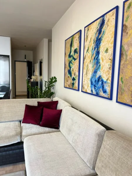 Jepet me Qera Apartament 1+1 Tek Mine Peza Afer Prokurorisë ne Tiranë, Kati 5, 75 m² 700 €uro