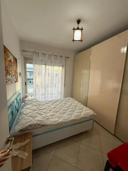 Tirane, jepet me qera apartament 1+1 Kati 5, 65 m² 550 € (Spitali amerikan 3)