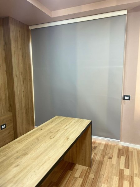 Jepet me Qera Zyrë tek Mine Peza Afer Prokurorise,Kati 0, 19 m² 300 €uro