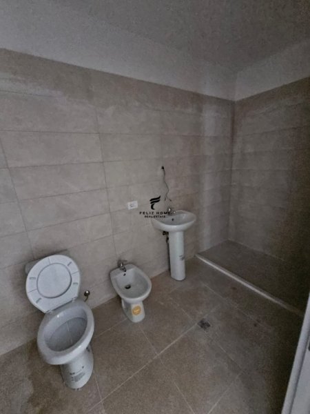 Tirane, jepet me qera apartament 3+1 Kati 3, 128 m² 500 € (5 maj)