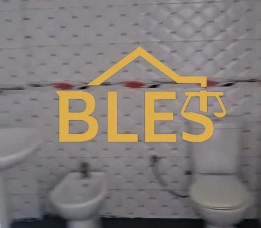 Tirane, jepet me qera shtepi 2+1 Kati 3, 90 m² 350 € (Rruga Kristaq Mone)