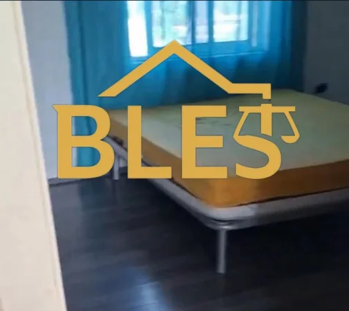 Tirane, jepet me qera shtepi 2+1 Kati 3, 90 m² 350 € (Rruga Kristaq Mone)