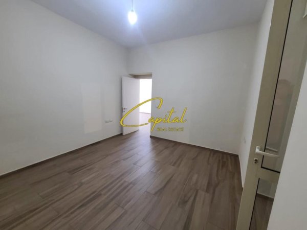 Tirane, jepet me qera zyre Kati 1, 75 m² 1.000 € (BULEVARDI ZOGU I)